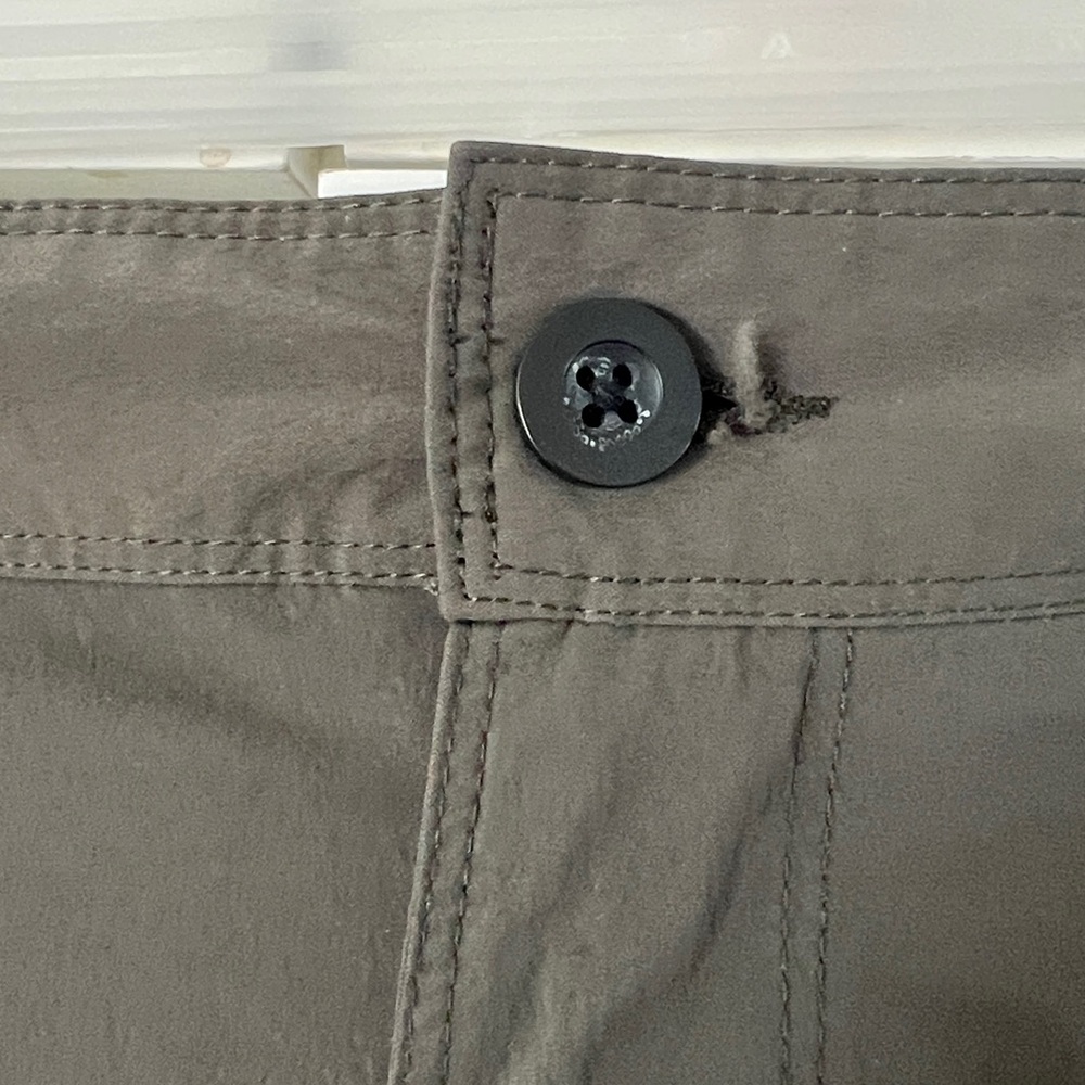 Tilley Men's Olive Cargo Pants - Picture 4 of 8